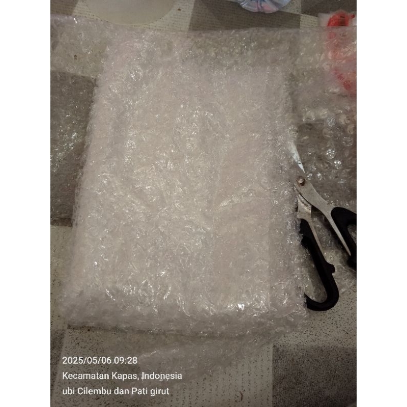 

Bubble wrap tebal 125 cm×1 m