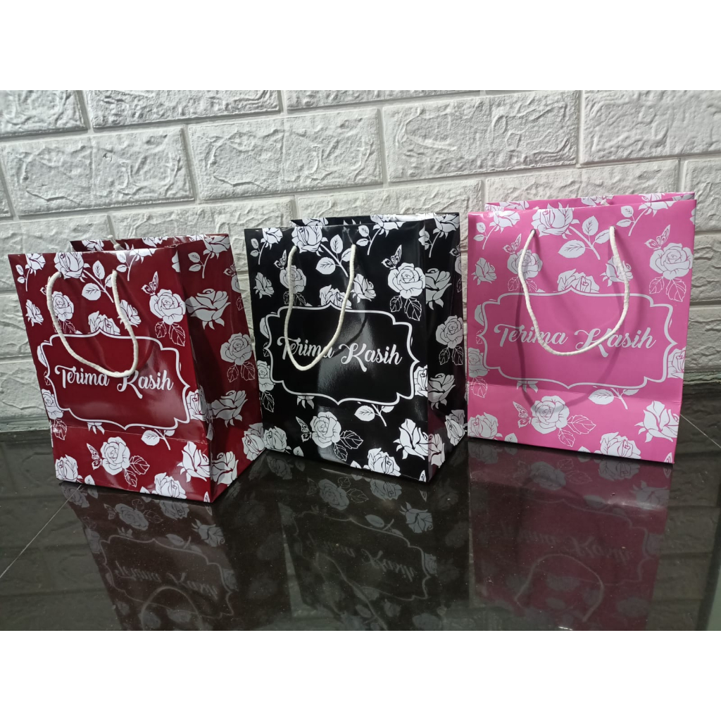 

Paperbag "Terima Kasih" Uk. 18 x 11 x Tinggi 22 cm