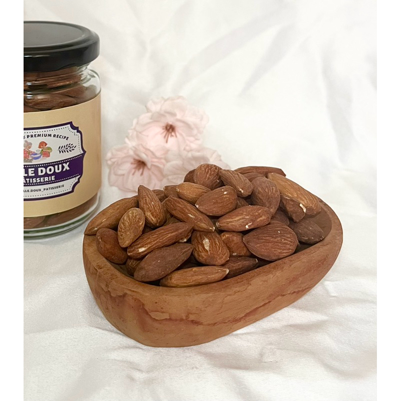

Belle Doux Kacang Almond Panggang Homemade - Roasted Almond