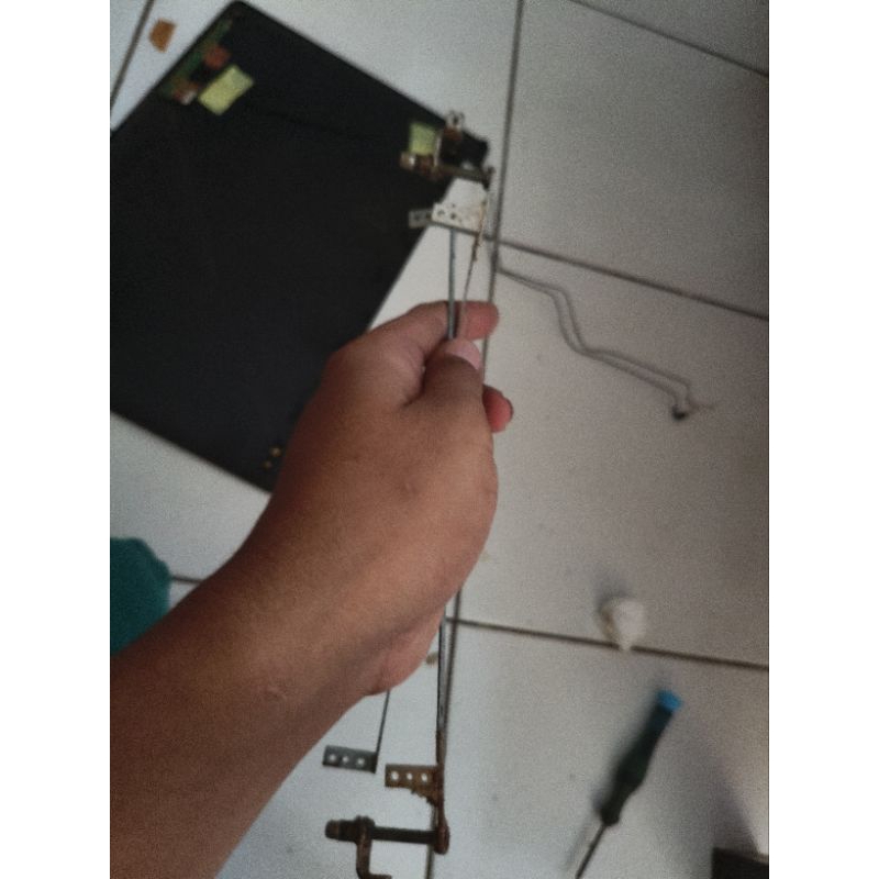 engsel laptop Zyrex e4105 ori