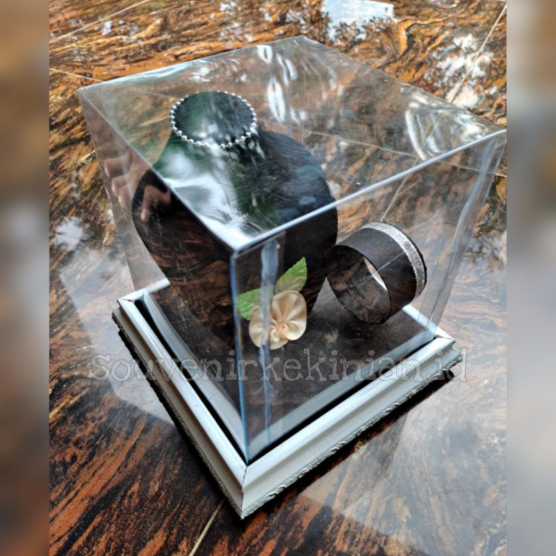 Kotak box emas seserahan pernikahan lamaran//Box tempat emas satin