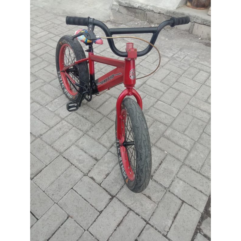 SEPEDA BEKAS UKURAN 18" UNITED ORI DAN REPAINT / SEPEDA ANAK SECOND 18 INCH UNITED CAT ULANG SIAP PA