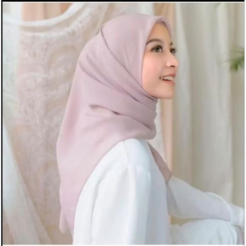 Hijab Segi Empat Paris Premium 120x120 cm