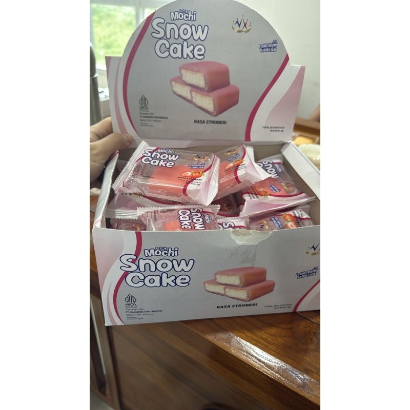 

mochi snow cake snowcake varian rasa strawberry, mangga, susu. rasa enak dan lezat. dingin lebih nikmat. bisa masukkan ke kulkas ya.