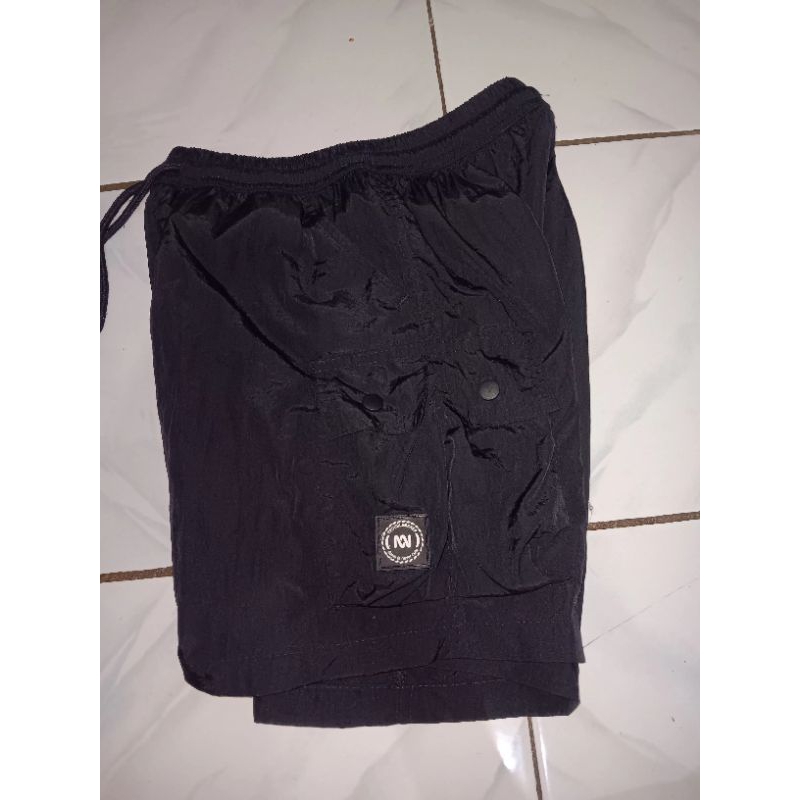 CELANA TROUBLE MAKER