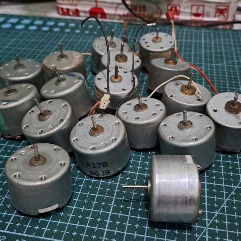 DINAMO DC MOTOR GENERATOR LED MOTOR 6V - 12V DC 3000RPM