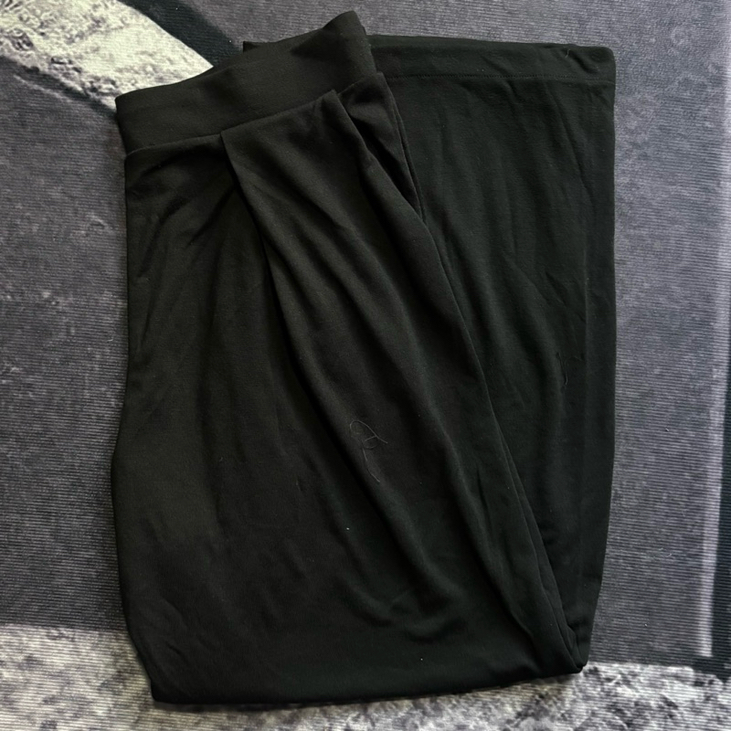 CELANA KULOT WANITA UNIQLO