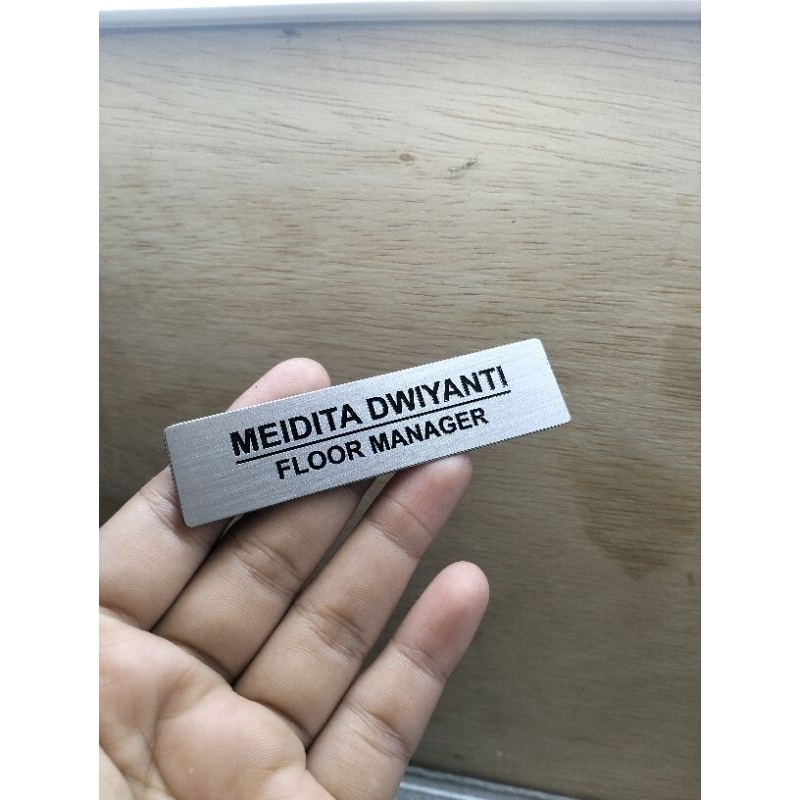 

nametag custom logo dan nama bahan stainless