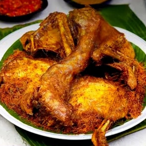bebek ungkep/goreng utuh per ekor ukuran jumbo