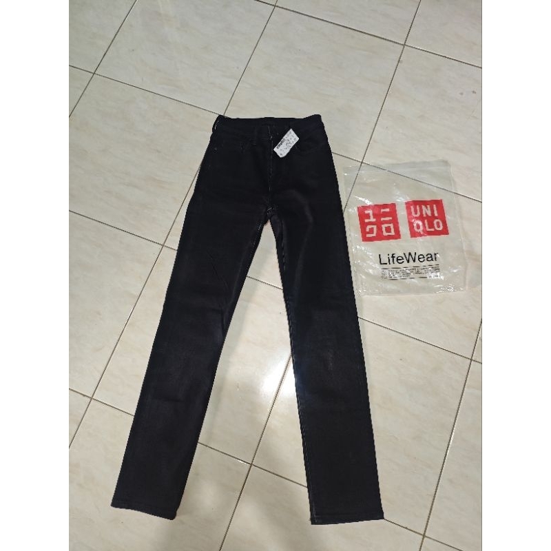 CELANA JEANS UNIQLO