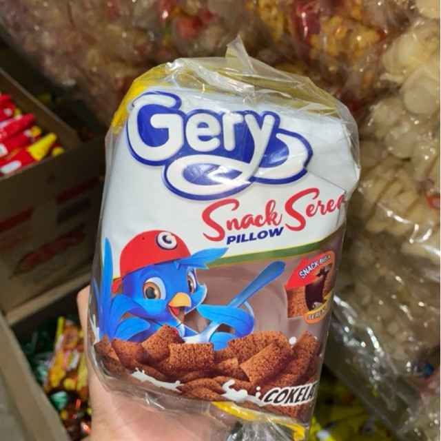 

GERY snack cereal pillow bantal 1 pak 5pcs rasa cokelat keju