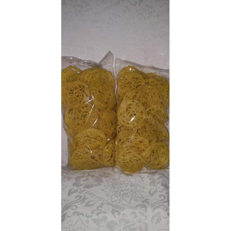 

KERUPUK MIE KUNING CIPLOK MENTAH