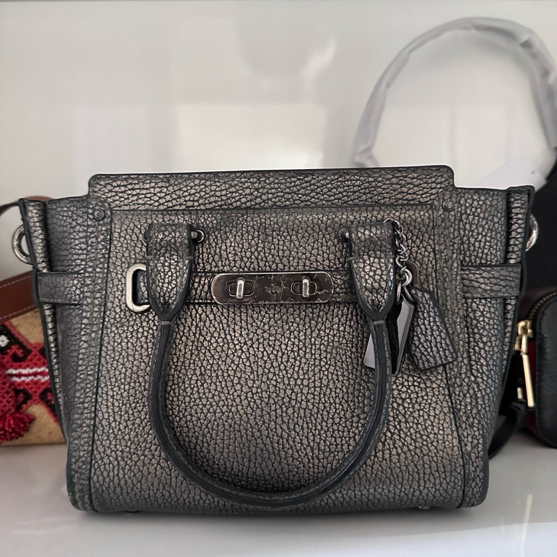 COACH SWAGGER AUTHENTIC SLING BAG