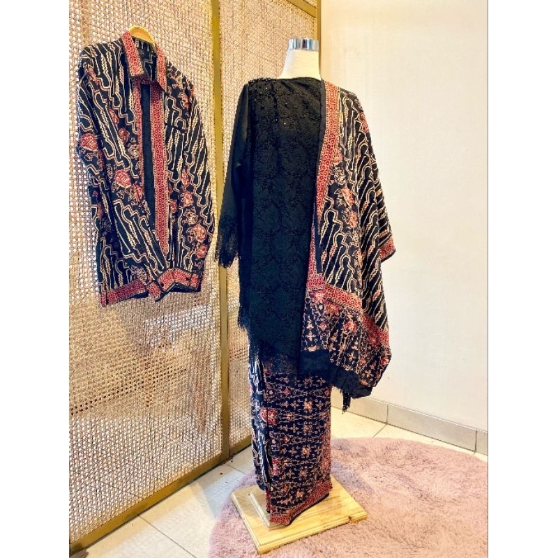 SEWA SET BATIK - DANAR HADI BATIK TULIS SARIMBIT (BLACK)