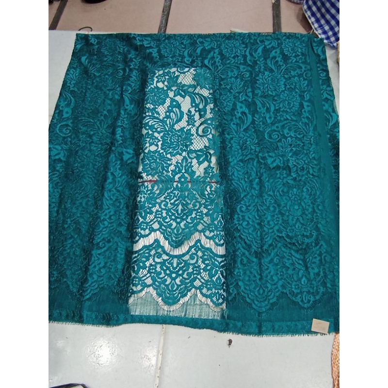 Bakal kebaya semi Prancis terbaru