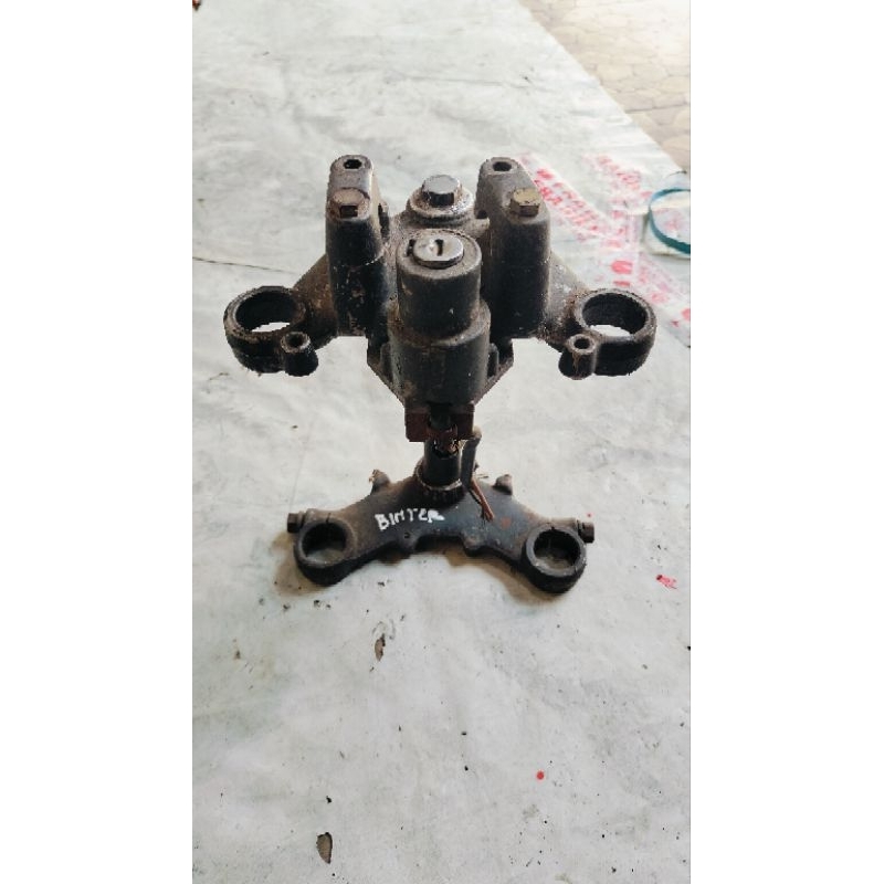 SEGITIGA T SHOK DEPAN BINTER GTO BINTER KH110 ORIGINAL