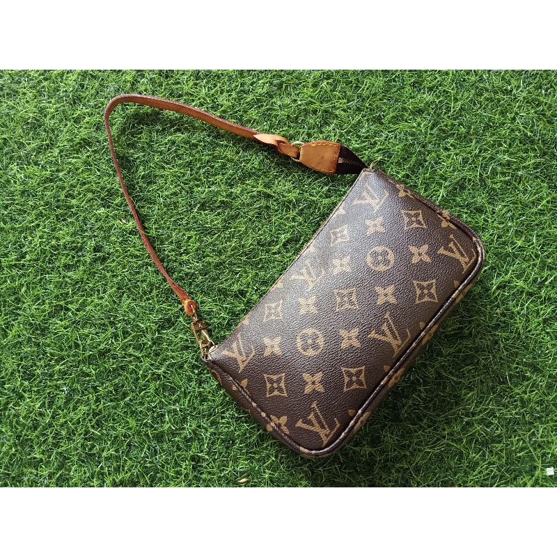 LV Pochette Accessories Monogram 2008 Preloved
