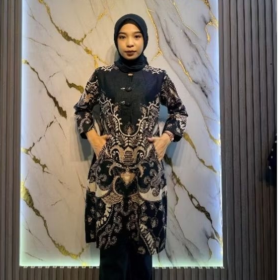 Tunik Batik motif INARA HITAM Warna HITAM Bahan katun  by BATIK RAMA
