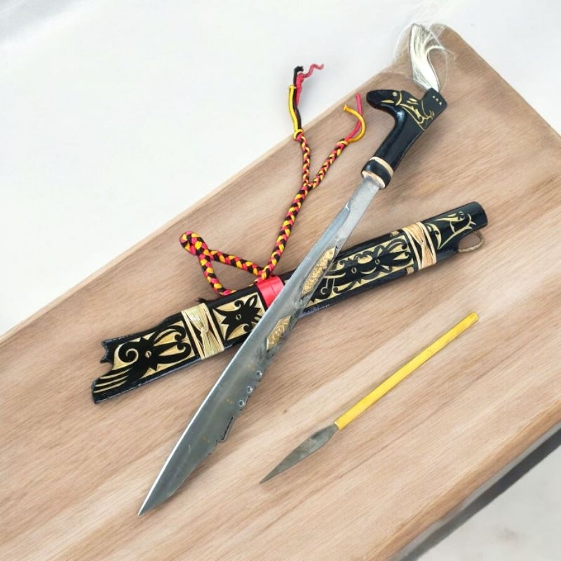 Mandau Dayak Ukiran Bilah Tameng  Etnik Kalimantan 65cm untuk Dekorasi & Koleksi