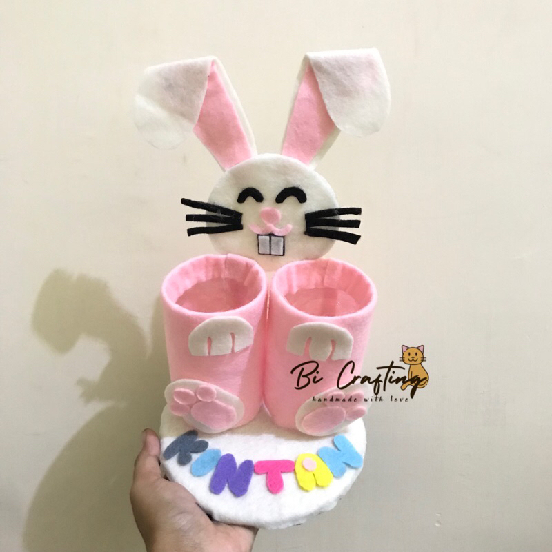 

(READY STOCK) Tempat pensil dari botol bekas karakter kelinci