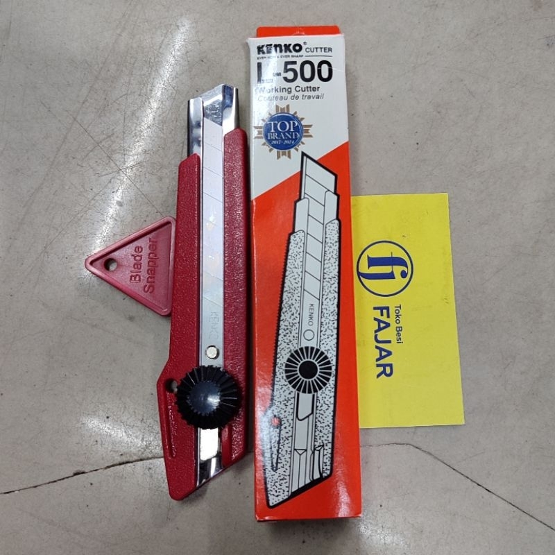 

Pisau cutter Kenko L-500 working cutter besar tajam kuat kokoh cutter knife L 500 potong kertas kardus kulit karet karpet triplek