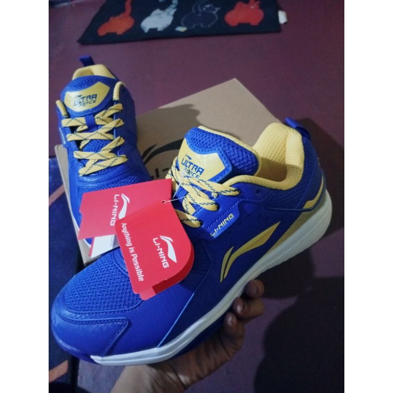 sepatu Li-Ning badminton