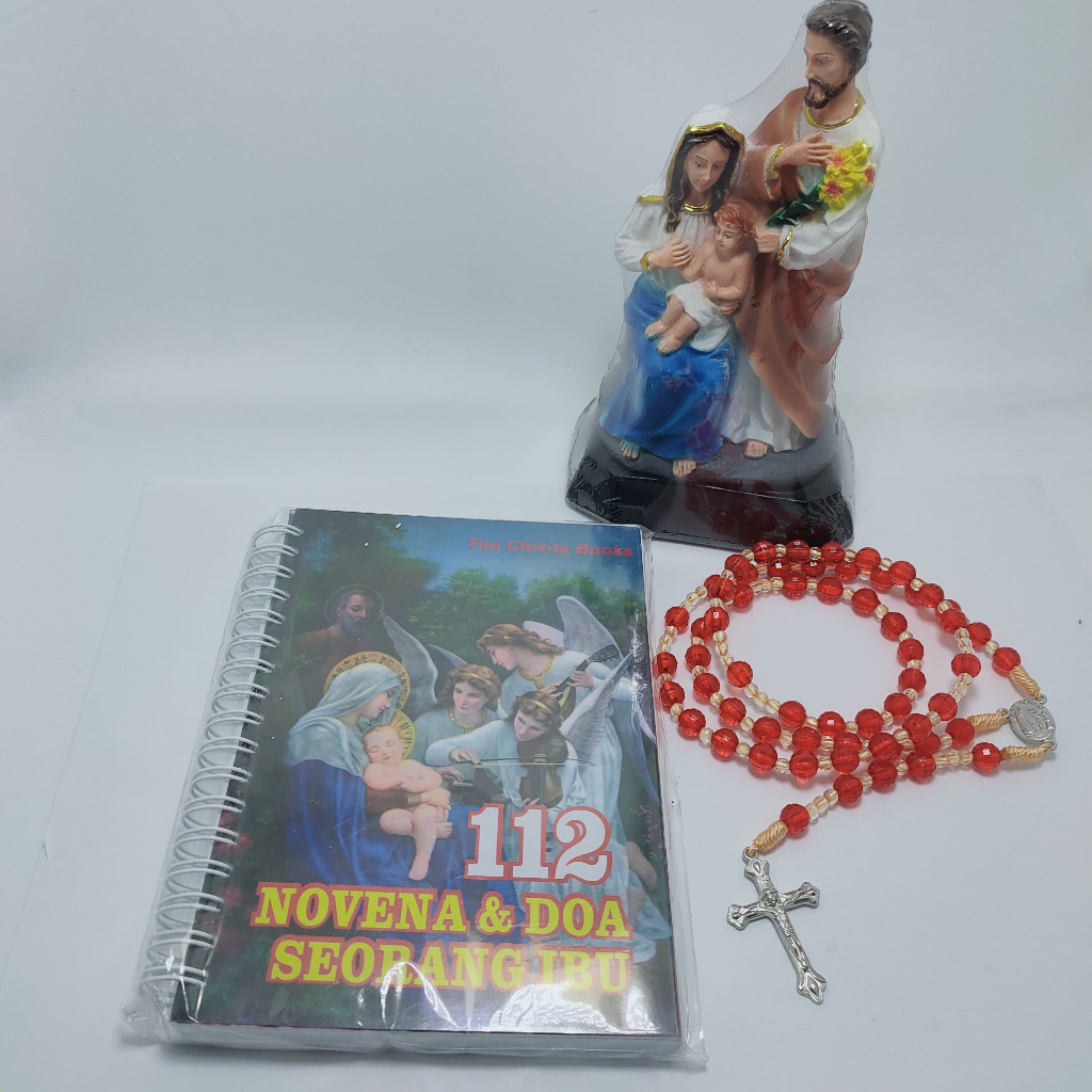 Paket Doa Katolik Lengkap – Patung Keluarga Kudus + Rosario Merah Premium + Buku 112 Doa Seorang Ibu