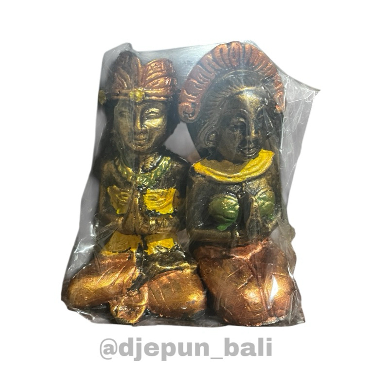 Patung Bali pasangan orang Bali