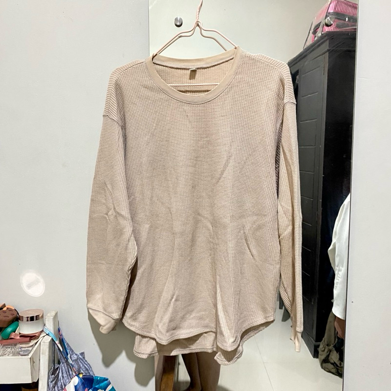 preloved uniqlo longsleeve knit cream shirt second