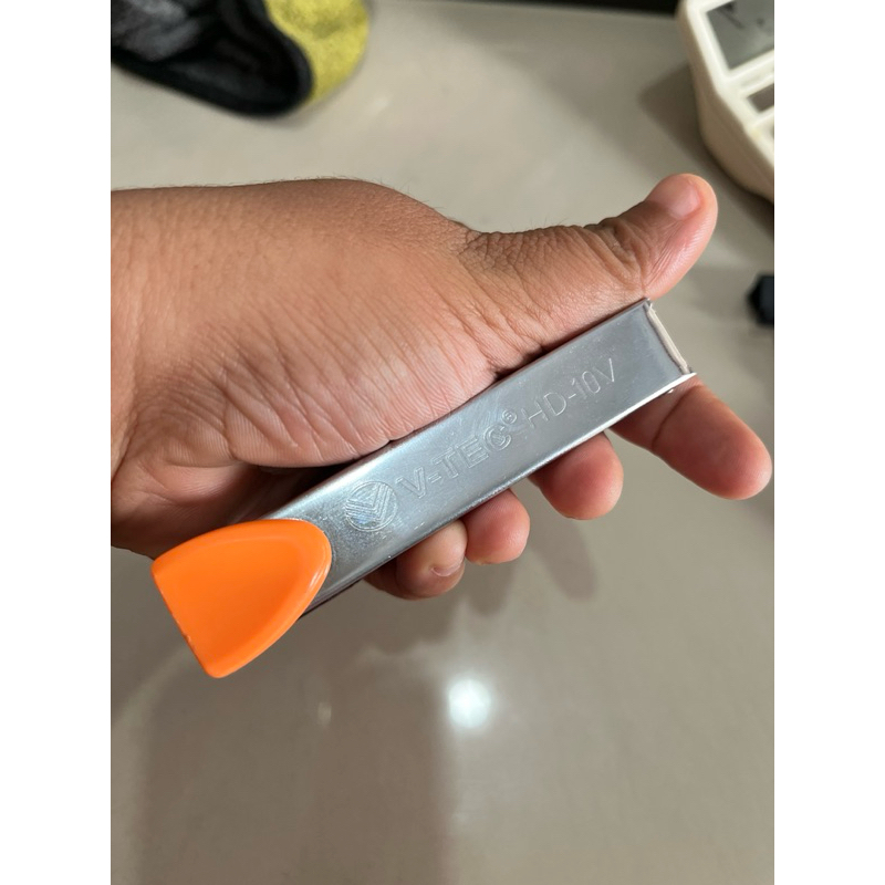 

klip kertas atau hekter kertas