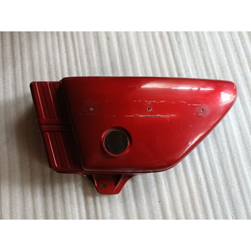 Bok aki rx100 aplikasi rxk rx125 original baru bagian kiri  ada minus baret dan bekas emblem over al