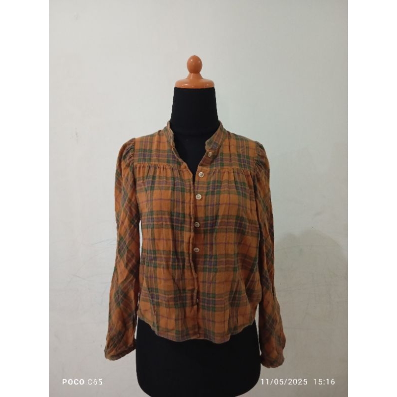 Kemeja Wanita - 8 seconds