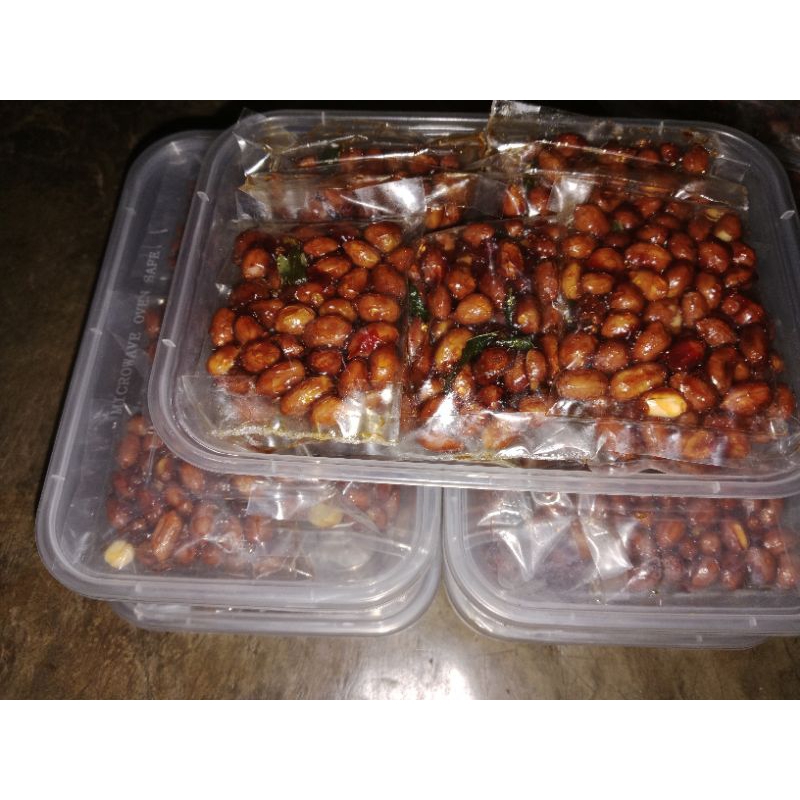 

kacang balado pedas manis