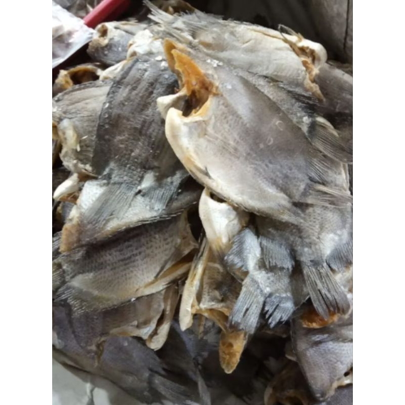 

Ikan asin sepat 100gram/ ikan asin biawan 100gram
