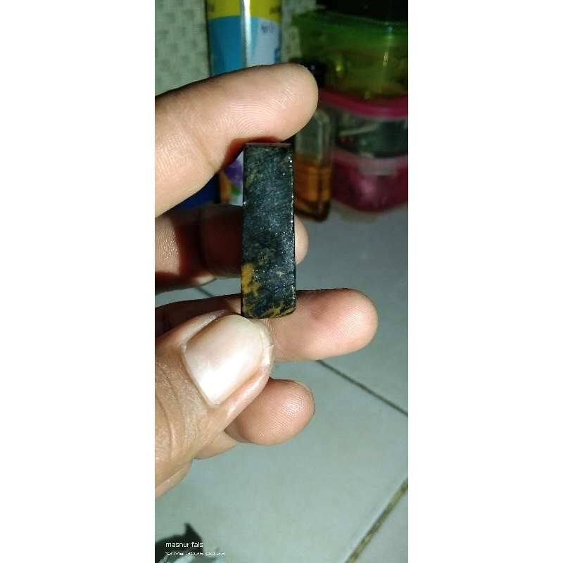Batu galih kelor serat emas kualitas super menyala jika di tespen