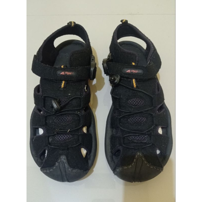 link cek Out Sandal Sepatu Arei size 43