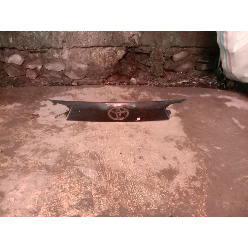 trunklid bagasi belakang Innova reborn venturer 2016 2021