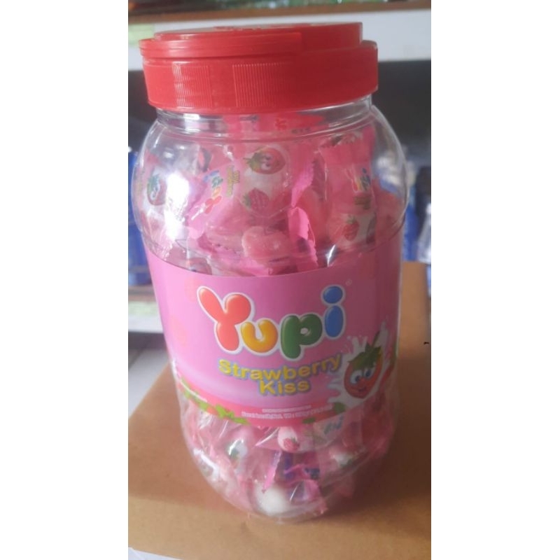 

YUPI STROWBERRY KISS TOPLES 300gr