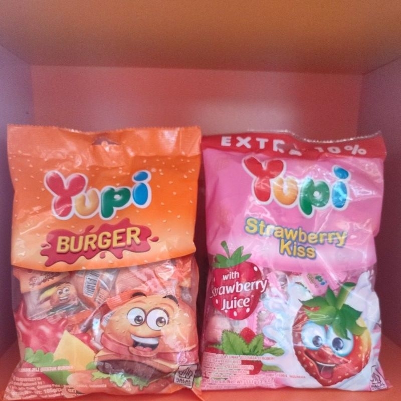 

YUPI strawberry kiss dan YUPI Burger