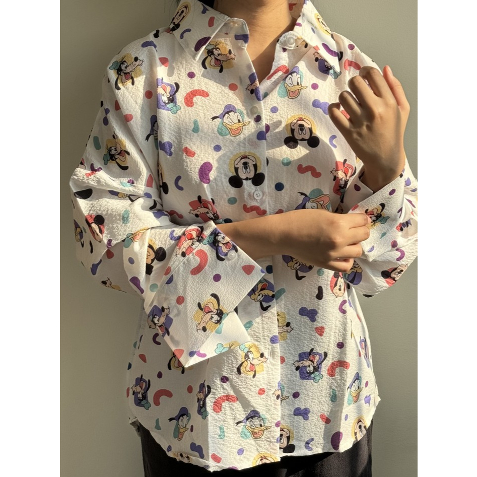 Kemeja Cewek Motif Disney – Oversized Crinkle | Mickey, Minnie, Donald, Goofy