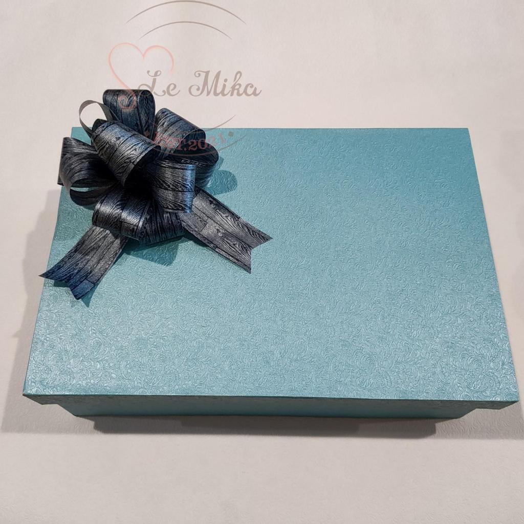 

Pita jadi, pita pompom, pita kado, pita kertas, pita motif kayu