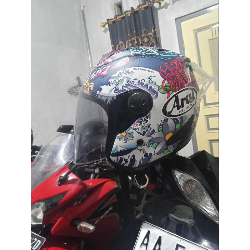 helm arai kw