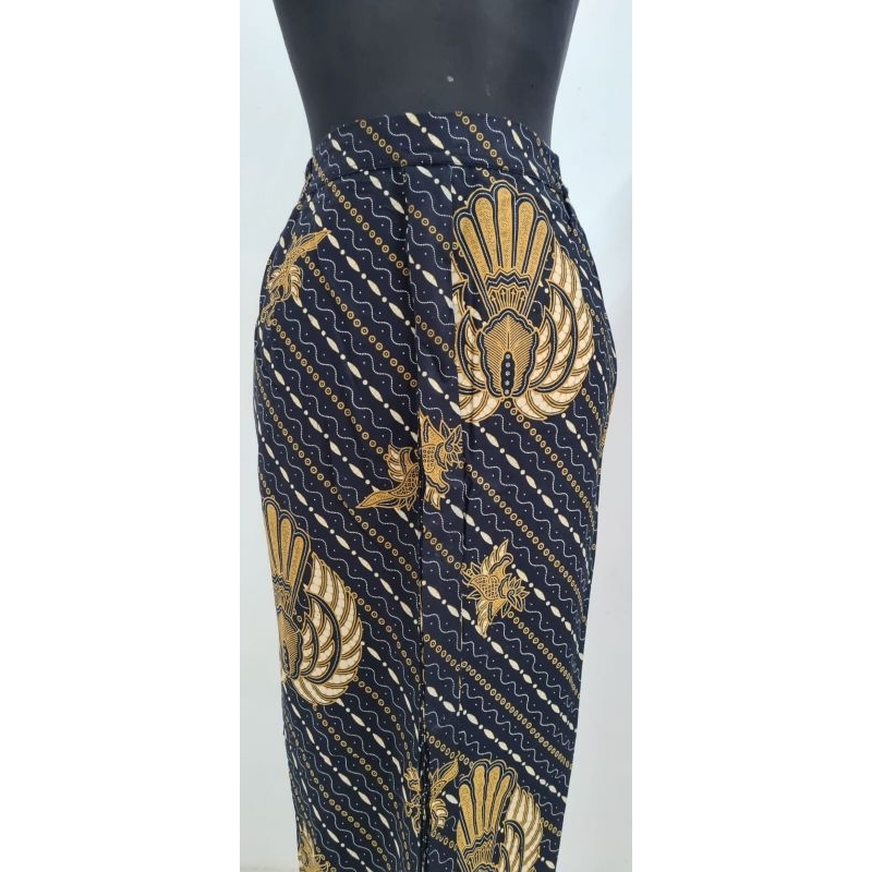 rok lipit batik motif garuda