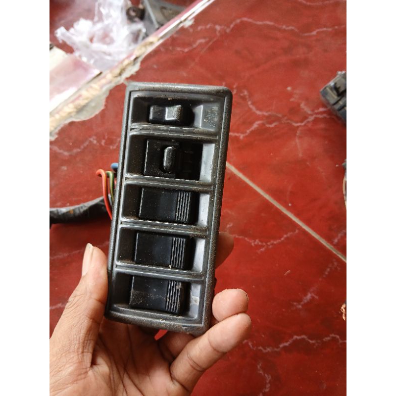 Switch sentral power window Corolla Twincam AE92