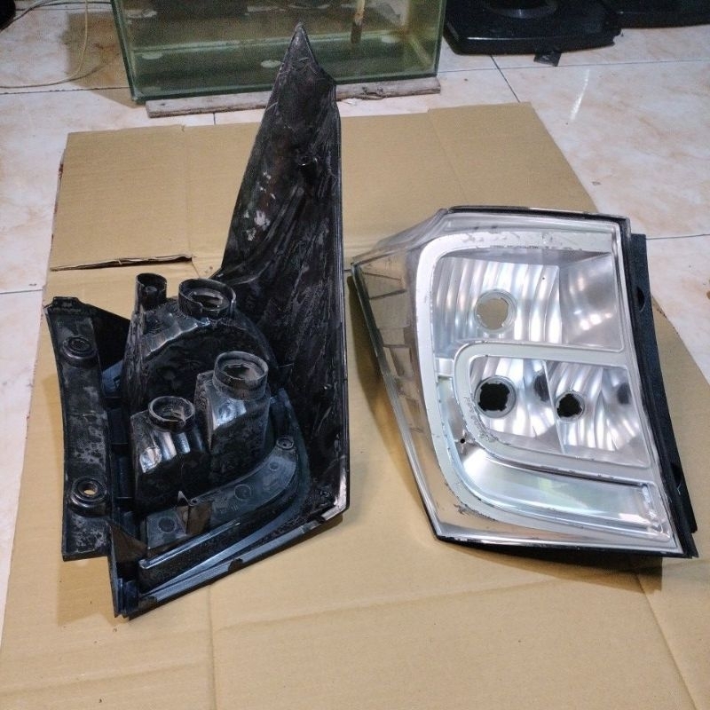 batok lampu belakang Honda Freed