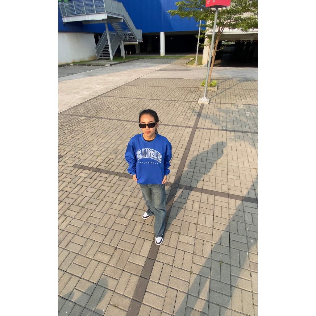 Sweater Crewneck Wanita Oversize Premium Warna Biru Elektrik