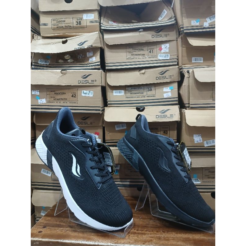 SEPATU SEKOLAH DESLE PHANTERA