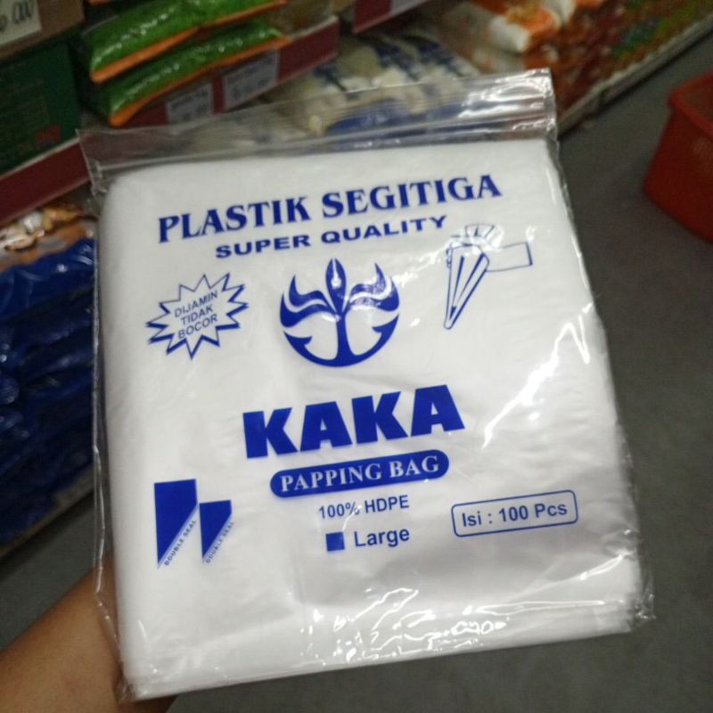 

KAKA PLASTIK SEGITIGA ISI 100