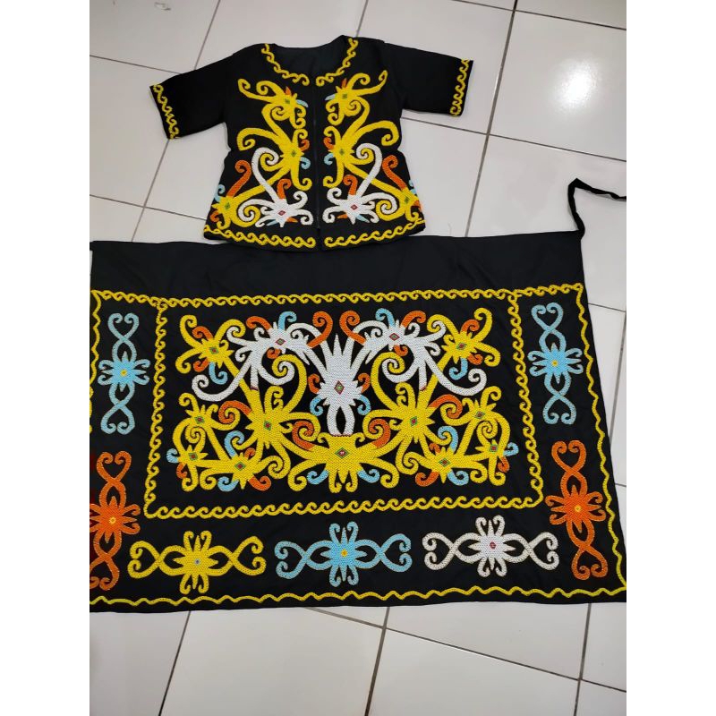 BAJU DAYAK KENYAH