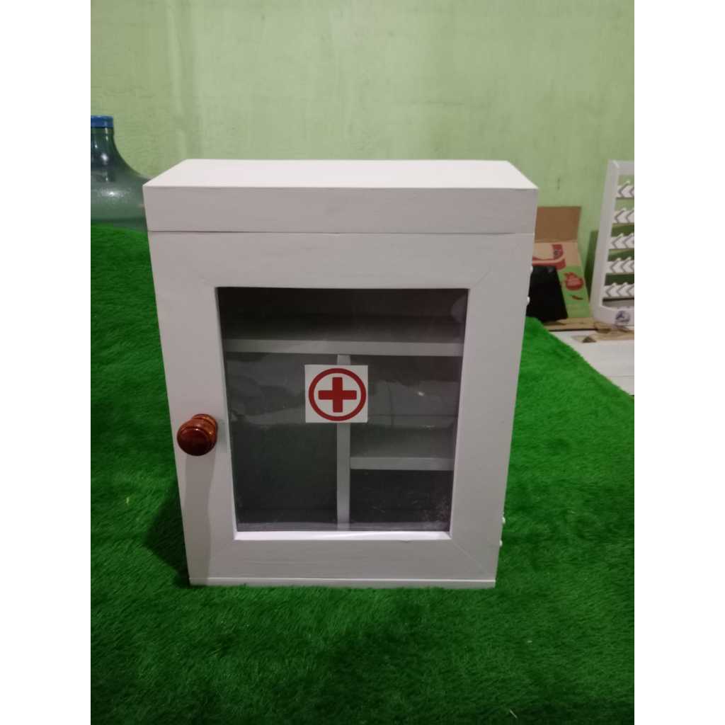 Kotak Obat P3K Kayu Pinus Minimalis Akrilik